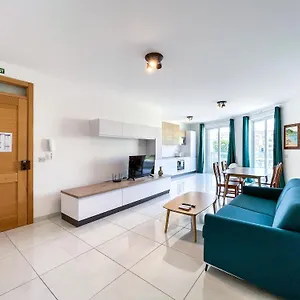 Hotel apartamentowy Msida Central Suites - Emmnic Court, Msida